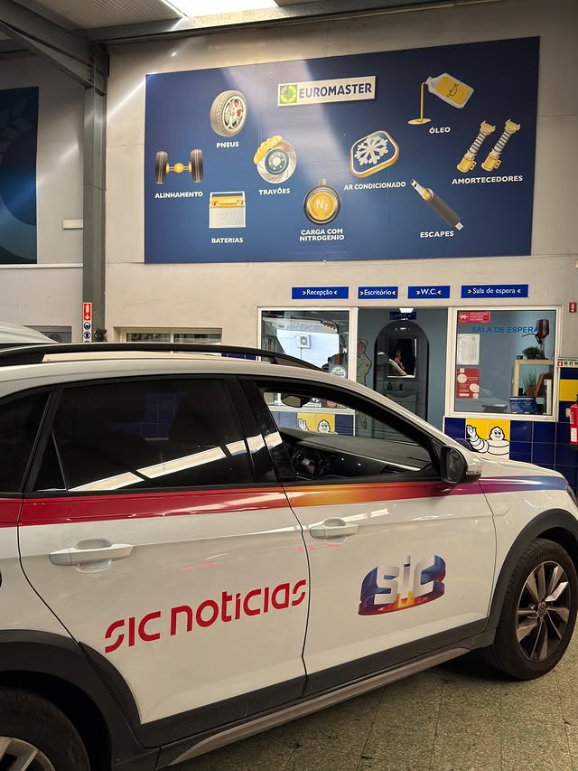 Viatura SIC Notícias em serviço na Algarpneus